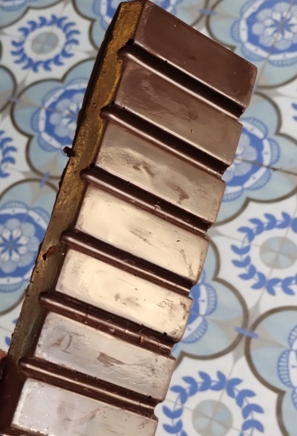 Chocolate al 70% con almendras
