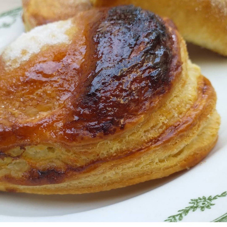 Empanada de atún cocida
