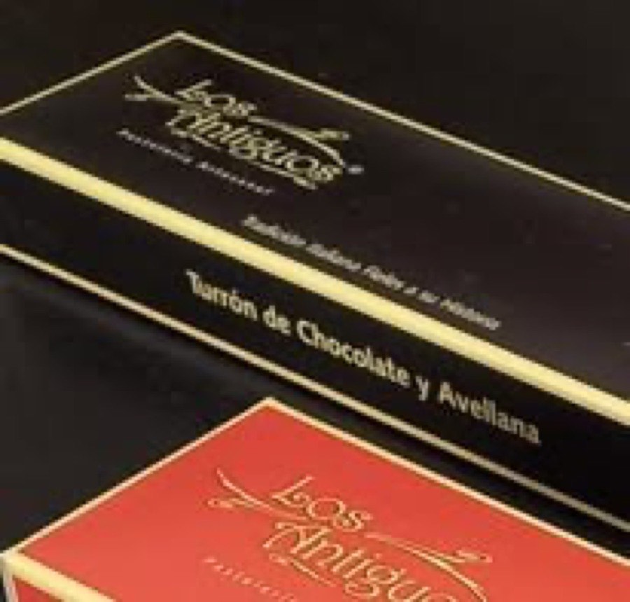 Turrón blando de chocolate y avellanas